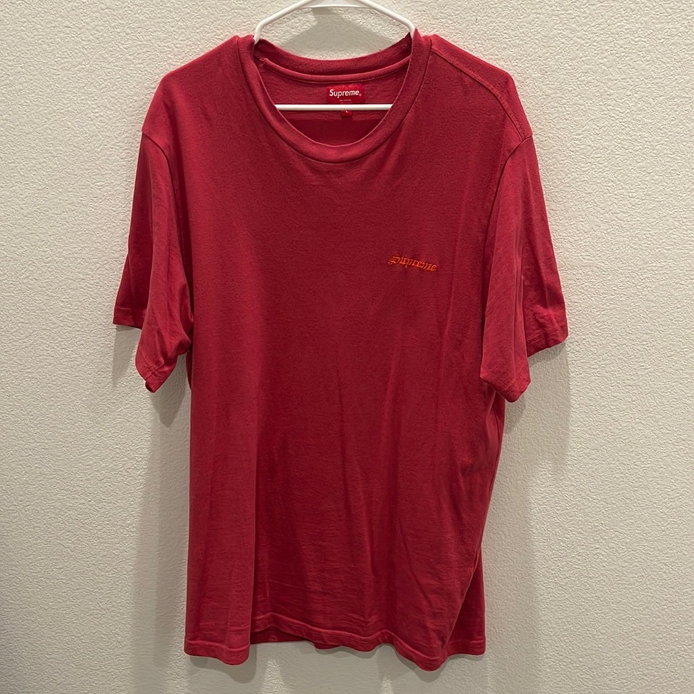 Supremes scripted logo tee